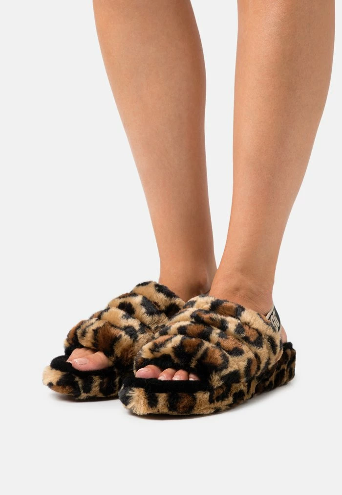 FLUFF YEAH SPOTTY - Slippers - natural UGG FLUFF YEAH SPOTTY - Slippers - Natural -UGG Shop 04bc6f798e7240c3b19561d10585537f