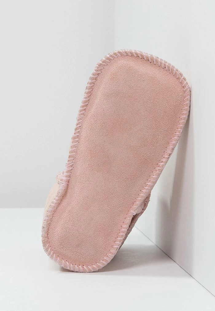 UGG ERIN - First Shoes - Baby Pink 3 UGG ERIN - First Shoes - Baby Pink - Image 3