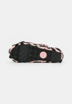 UGG FLUFF YEAH ANIMALIA - Platform Sandals - Pink Scallop -UGG Shop 0b2d66505c86461ea51d7eb4f46b577a