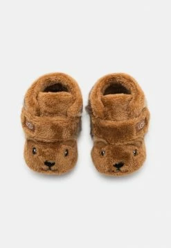 UGG BIXBEE BEAR STUFFIE UNISEX - First Shoes - Chestnut -UGG Shop 0c99abd52e154bbea9a328a84d5ecf07