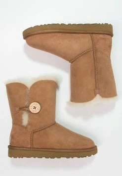 UGG BAILEY BUTTON II - Classic Ankle Boots - Chestnut -UGG Shop 0d602e18bef84e6c973ec4c2186d64b4