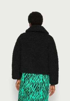 UGG MAEVE SHERPA JACKET - Winter Jacket - Black 7 UGG MAEVE SHERPA JACKET - Winter Jacket - Black -UGG Shop 0e3cf53b48784a95bbfacf302698f3f1