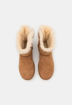 UGG MINI BAILEY FUZZY BOW - Winter Boots - Chestnut 5 UGG MINI BAILEY FUZZY BOW - Winter Boots - Chestnut -UGG Shop 121355d86a374acf8ac12805a1f0672d