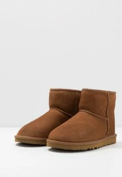 UGG CLASSIC MINI - Classic Ankle Boots - Chestnut -UGG Shop 151990fe780645c5a063fcd647f3773d