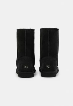 UGG CLASSIC SHORT - Winter Boots - Black -UGG Shop 173e2edfab154638875f81709e50488a