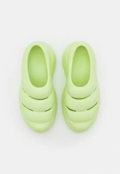 UGG SPORT YEAH - Slip-ons - Melon Green 5 UGG SPORT YEAH - Slip-ons - Melon Green -UGG Shop 184d7d6721c144dea0d1d8663ccdc03e