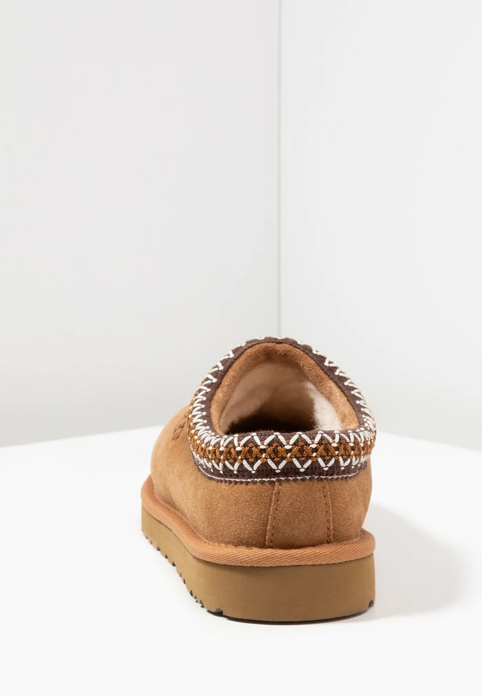 TASMAN - Slippers - chestnut UGG TASMAN - Slippers - Chestnut -UGG Shop 19cca7fd7b4a4a0789dcd834618e0bcd