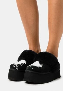 UGG FUNKETTE VALENTINE - Platform Sandals - Black