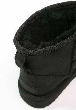 UGG CLASSIC MINI - Classic Ankle Boots - Black 6 UGG CLASSIC MINI - Classic Ankle Boots - Black -UGG Shop 26cf0ff3ae0447b69d8018c7d17e04c2