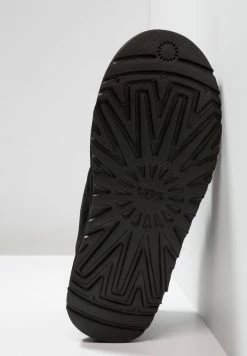 UGG NEUMEL - Casual Lace-ups - Black 4 UGG NEUMEL - Casual Lace-ups - Black -UGG Shop 27b097427e0e4b9f8b7ff982a0ed3f9b