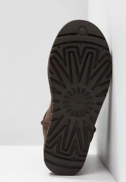 UGG CLASSIC SHORT - Classic Ankle Boots - Chocolate -UGG Shop 2e19deae26c44db882d451022d791531