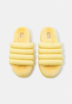 UGG MAXI SLIDE - Slippers - Banana Pudding 11 UGG MAXI SLIDE - Slippers - Banana Pudding -UGG Shop 30ff662bfafd4a88a7c887ed94a4d3e7