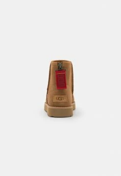 UGG CLASSIC MINI LOGO ZIP - Classic Ankle Boots - Chestnut -UGG Shop 32018fa881d0416b9ff8c56586cf1ca5