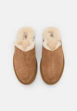 UGG HYDE - Slippers - Chestnut 3 UGG HYDE - Slippers - Chestnut -UGG Shop 343f2696f9014adfb50b9131d1b74cce