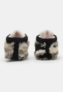 UGG BIXBEE PANDA STUFFIE UNISEX - First Shoes - Black -UGG Shop 359e18eba2134e7ebe7efae7472ef53e