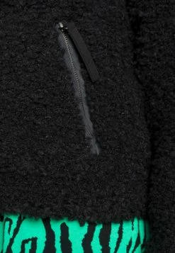 UGG MAEVE SHERPA JACKET - Winter Jacket - Black 9 UGG MAEVE SHERPA JACKET - Winter Jacket - Black -UGG Shop 35b1d929d99844bdb856bce20a2e9dd8