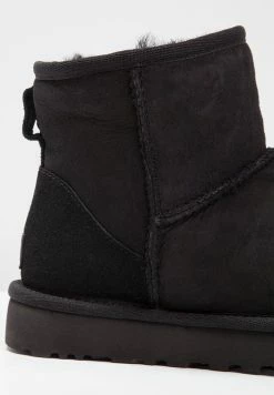 UGG CLASSIC MINI - Classic Ankle Boots - Black 8 UGG CLASSIC MINI - Classic Ankle Boots - Black -UGG Shop 36066ce7114041a8a8ebfff4167dd1ff
