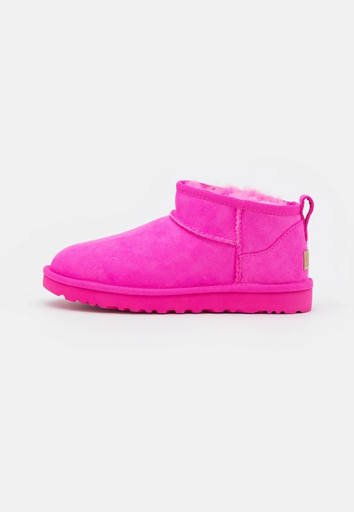 CLASSIC ULTRA MINI - Ankle boots - carnation UGG CLASSIC ULTRA MINI - Ankle Boots - Carnation -UGG Shop 387189b80e0946219925ba0b338f5cb5