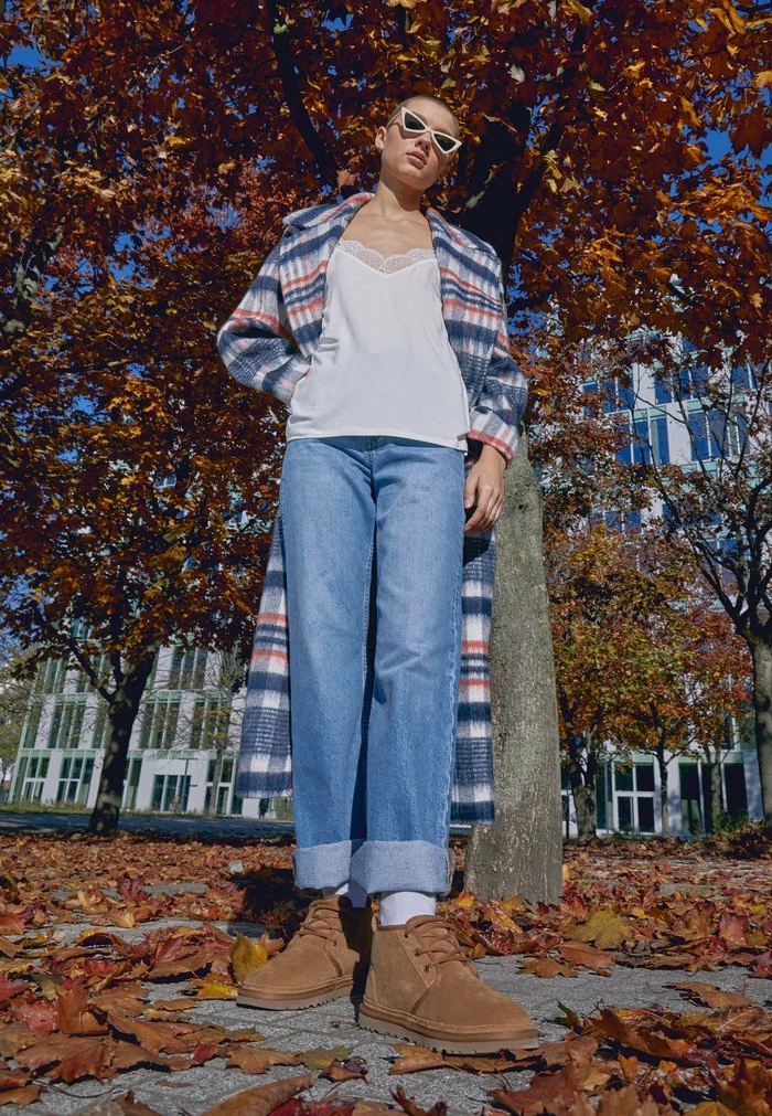 NEUMEL - Ankle boots - chestnut UGG NEUMEL - Ankle Boots - Chestnut -UGG Shop 3dc9d2a0ca084da796850cf96d2f8b59