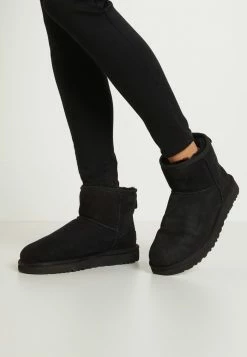 UGG CLASSIC MINI - Classic Ankle Boots - Black