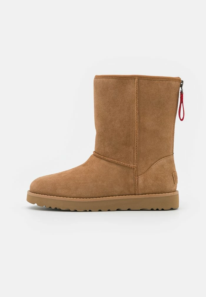 UGG CLASSIC SHORT LOGO ZIP - Classic Ankle Boots - Chestnut 2 UGG CLASSIC SHORT LOGO ZIP - Classic Ankle Boots - Chestnut - Image 2