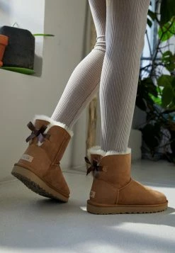 UGG MINI BAILEY BOW - Classic Ankle Boots - Chestnut -UGG Shop 44d2f96c04074d75966087555d23a76d