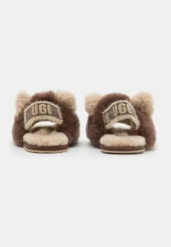 UGG FLUFF YEAH SLIDE LION STUFFIE - Platform Sandals - Sand/chocolate -UGG Shop 4bef93909ac34cc3a26242c3f14ccfe4