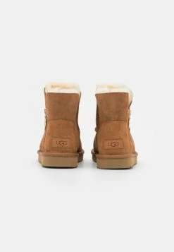 UGG BAILEY ZIP MINI - Classic Ankle Boots - Chestnut 3 UGG BAILEY ZIP MINI - Classic Ankle Boots - Chestnut -UGG Shop 51820b5504fe4db988bb498c2979a116