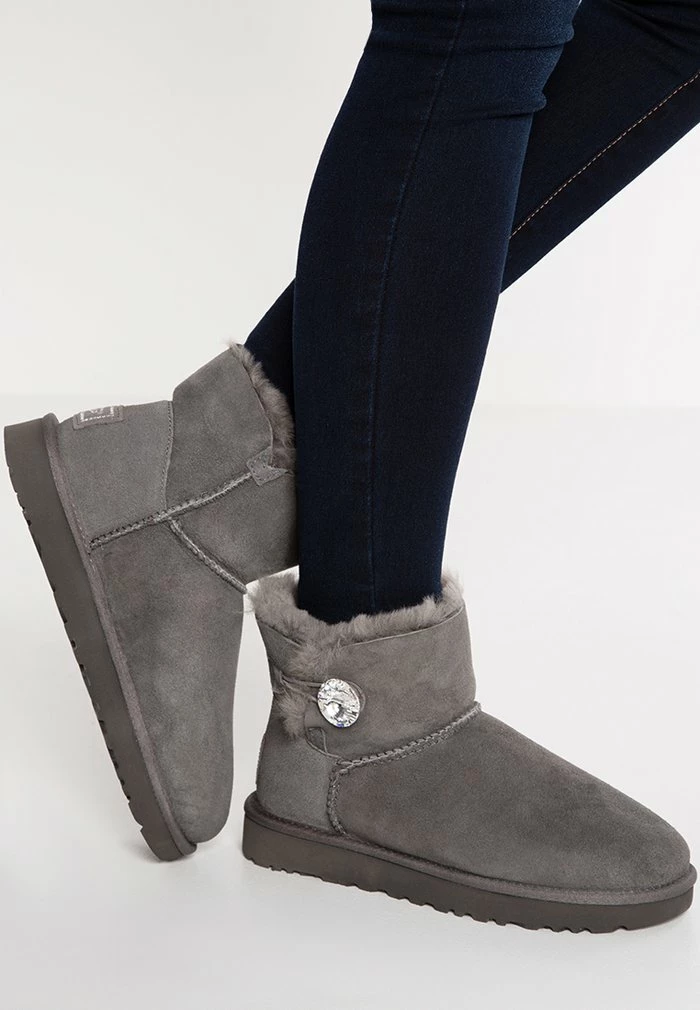 MINI BAILEY BUTTON BLING - Classic ankle boots - grey UGG MINI BAILEY BUTTON BLING - Classic Ankle Boots - Grey -UGG Shop 53957f9683e34edba5de9ef57b644040