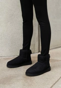 UGG CLASSIC MINI - Classic Ankle Boots - Black 3 UGG CLASSIC MINI - Classic Ankle Boots - Black -UGG Shop 5953f48653e841e4b274d310a88c9597