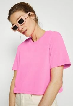 UGG TANA CROPPED TEE - Basic T-shirt - Taffy Pink 3 UGG TANA CROPPED TEE - Basic T-shirt - Taffy Pink -UGG Shop 5be0271109d546bc809111d0ae34832a