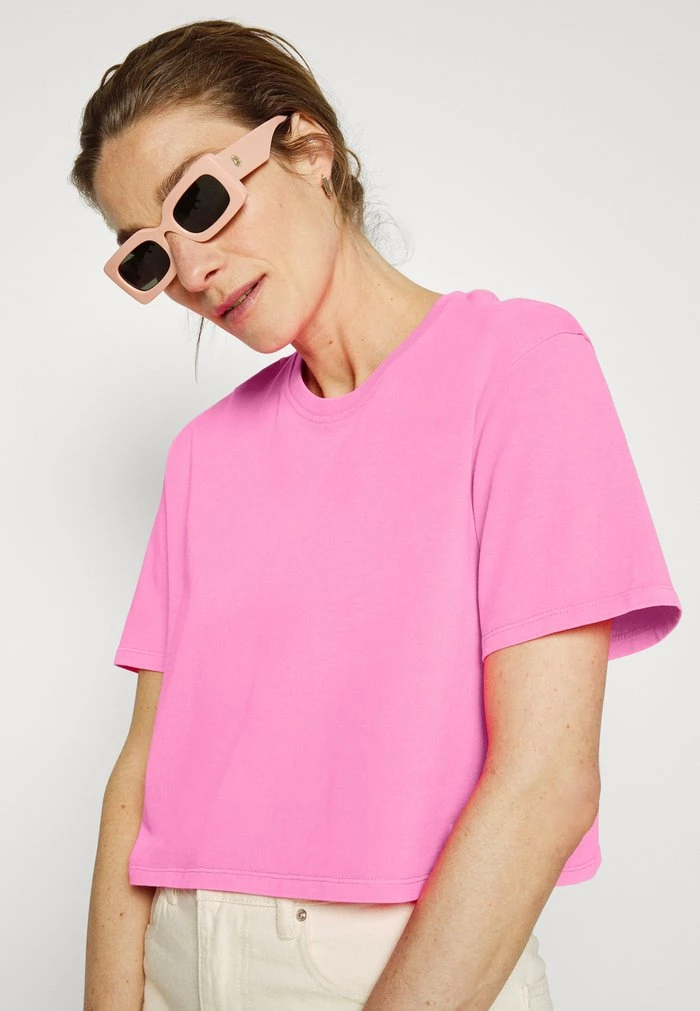 TANA CROPPED TEE - Basic T-shirt - taffy pink UGG TANA CROPPED TEE - Basic T-shirt - Taffy Pink -UGG Shop 5be0271109d546bc809111d0ae34832a