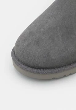 UGG CLASSIC MINI - Classic Ankle Boots - Dark Grey 5 UGG CLASSIC MINI - Classic Ankle Boots - Dark Grey -UGG Shop 5bfffd79bb87442cab8b17692f175316