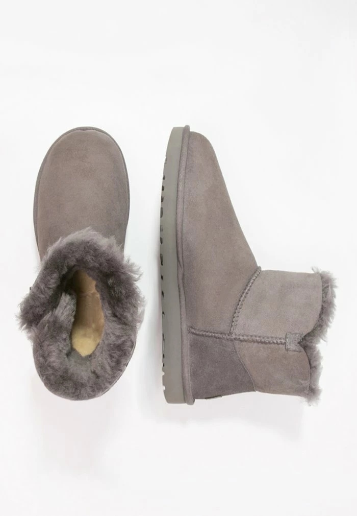 MINI BAILEY BUTTON - Ankle boots - grey UGG MINI BAILEY BUTTON - Ankle Boots - Grey -UGG Shop 5d0ca54d73a04a28b1fee5eae936b771