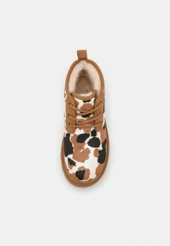 UGG NEUMEL COW PRINT - Lace-up Ankle Boots - Chestnut 4 UGG NEUMEL COW PRINT - Lace-up Ankle Boots - Chestnut -UGG Shop 5e4de28e73c7413787c9573d425c619e