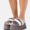 UGG EXCLUSIVE DISCO STRIPE SLIDE - Platform Sandals - Shade/white