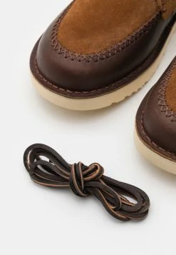 UGG CAMPOUT CHUKKA - Lace-up Ankle Boots - Chestnut 5 UGG CAMPOUT CHUKKA - Lace-up Ankle Boots - Chestnut -UGG Shop 6c9e1dbeb7e04ff7ad048715290cb359