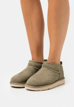UGG CLASSIC ULTRA MINI - Ankle Boots - Burnt Olive