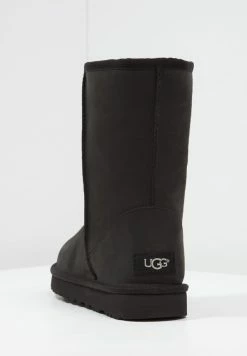 UGG CLASSIC - Winter Boots - Black 4 UGG CLASSIC - Winter Boots - Black -UGG Shop 73044a7166244eafb79a8977c50040a9
