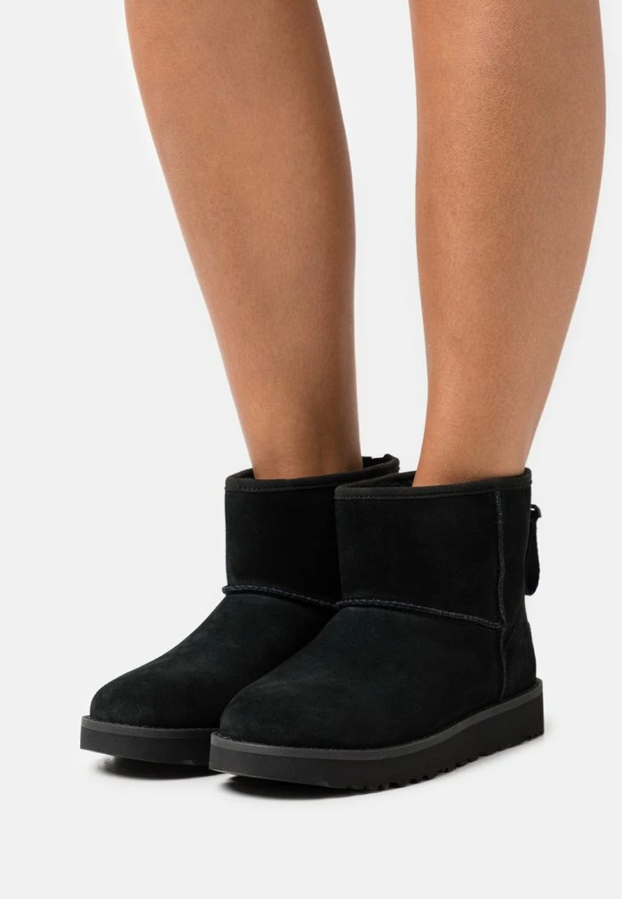 CLASSIC MINI LOGO ZIP - Classic ankle boots - black UGG CLASSIC MINI LOGO ZIP - Classic Ankle Boots - Black -UGG Shop 731c41688440483e977871b52b2eb539