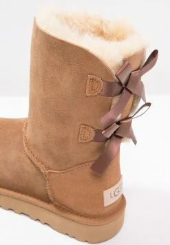 UGG BAILEY BOW - Classic Ankle Boots - Chestnut -UGG Shop 73254e64785b4e00837b22423fa171db