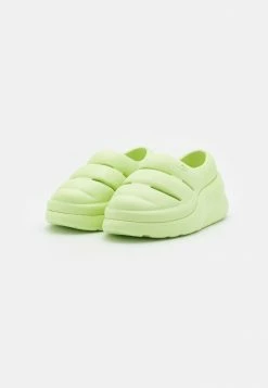 UGG SPORT YEAH - Slip-ons - Melon Green 2 UGG SPORT YEAH - Slip-ons - Melon Green -UGG Shop 755170ae49034965920286afb09b71c8