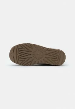 UGG CLASSIC MINI - Classic Ankle Boots - Caribou 10 UGG CLASSIC MINI - Classic Ankle Boots - Caribou -UGG Shop 7551fad8ac524d598ab503f22f4458c9