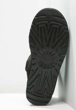 UGG CLASSIC MINI - Classic Ankle Boots - Black 5 UGG CLASSIC MINI - Classic Ankle Boots - Black -UGG Shop 7730345620fb40b58ca22d73f470b100