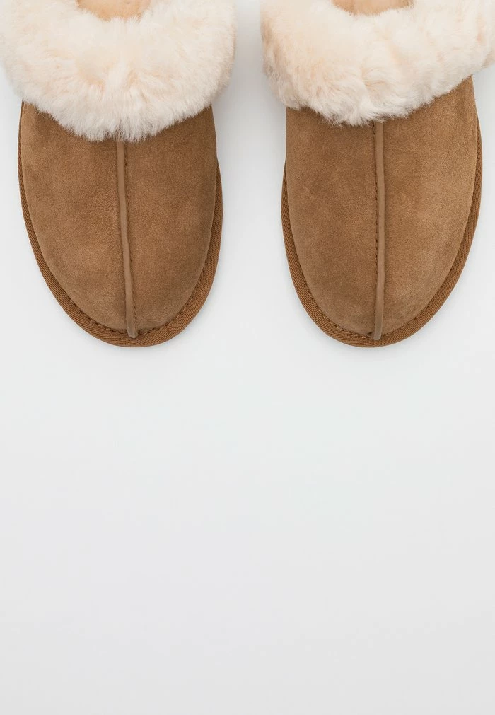 SCUFFETTE - Slippers - chestnut UGG SCUFFETTE - Slippers - Chestnut -UGG Shop 7d3748d1e1674bce8e61b9dfcd17da65