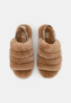 UGG FLUFF YEAH SLIDE - Platform Sandals - Chestnut 5 UGG FLUFF YEAH SLIDE - Platform Sandals - Chestnut -UGG Shop 7e570359166242e59cf769261c4571ac