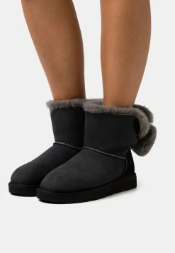 UGG MINI BAILEY FUZZY BOW - Winter Boots - Black
