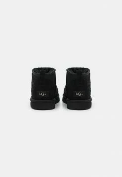 UGG CLASSIC ULTRA MINI - Classic Ankle Boots - Black 2 UGG CLASSIC ULTRA MINI - Classic Ankle Boots - Black -UGG Shop 8134df8a2a3c4290a1c66873ab0388cc