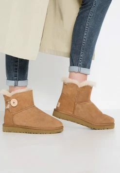 UGG MINI BAILEY BUTTON - Ankle Boots - Chestnut