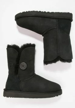 UGG BAILEY BUTTON II - Classic Ankle Boots - Black 2 UGG BAILEY BUTTON II - Classic Ankle Boots - Black -UGG Shop 89d1bd106c3a484ab3ce2778f42c94c2